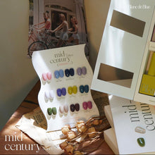 Load image into Gallery viewer, Blanc de Bleu Gel Polish